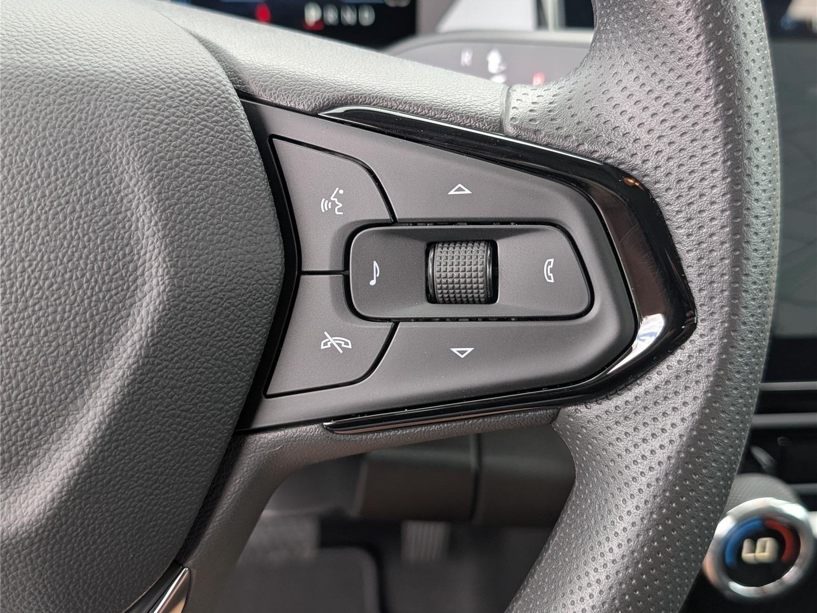 New 2027 Chevrolet Bolt LT FWD image 17