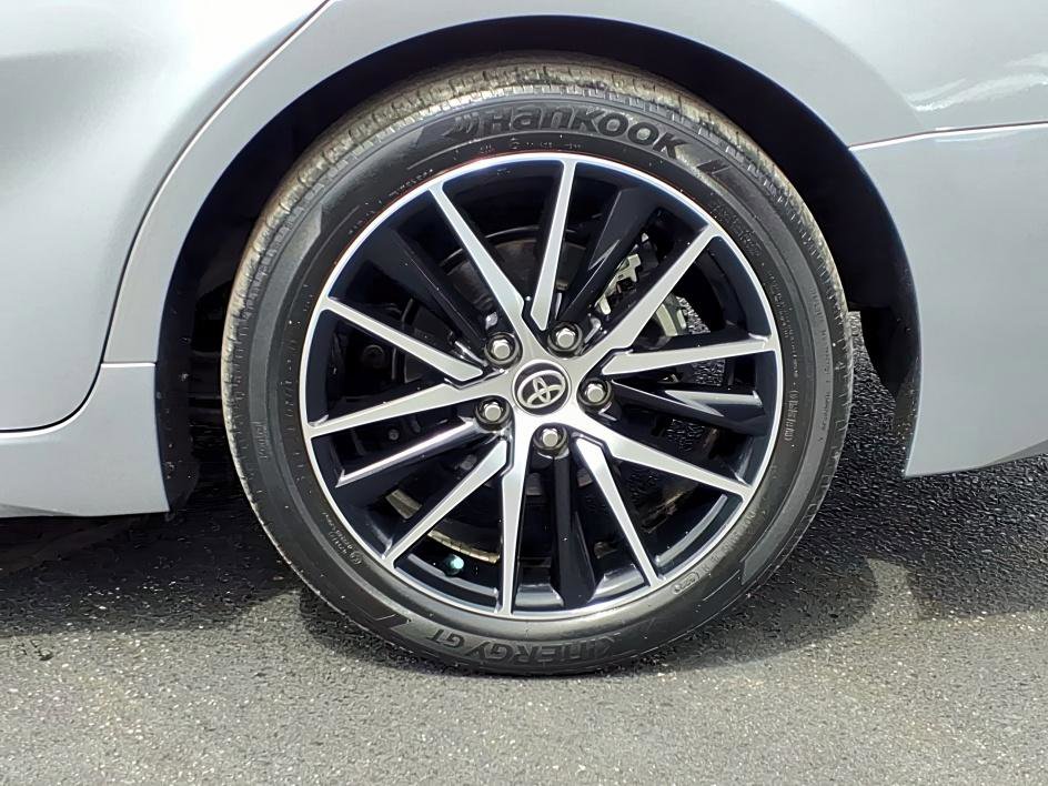 Certified 2022 Toyota Camry SE image 9