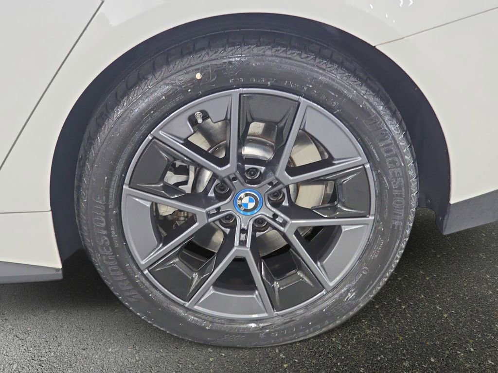 Certified 2023 BMW i4 eDrive35 image 25