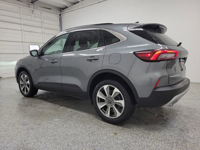 Certified 2025 Ford Escape Platinum AWD/4WD image 4