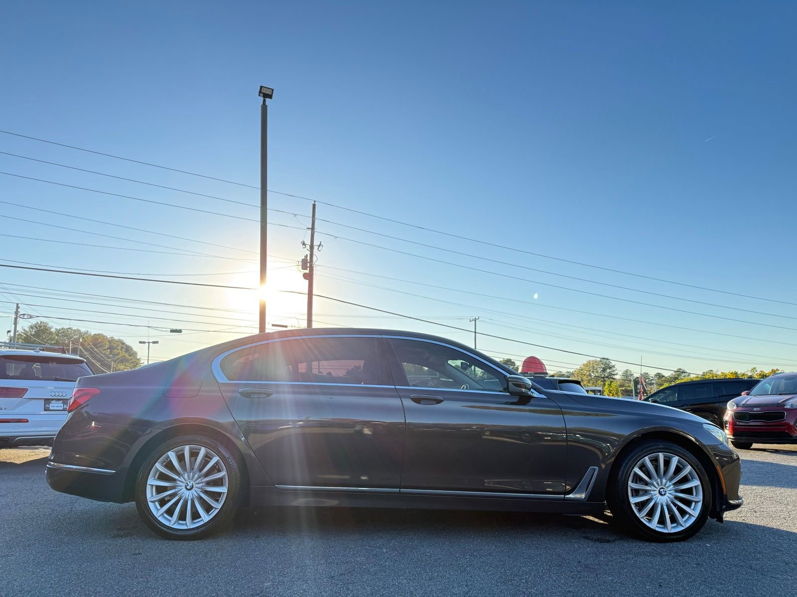 Used 2016 BMW 740i image 6