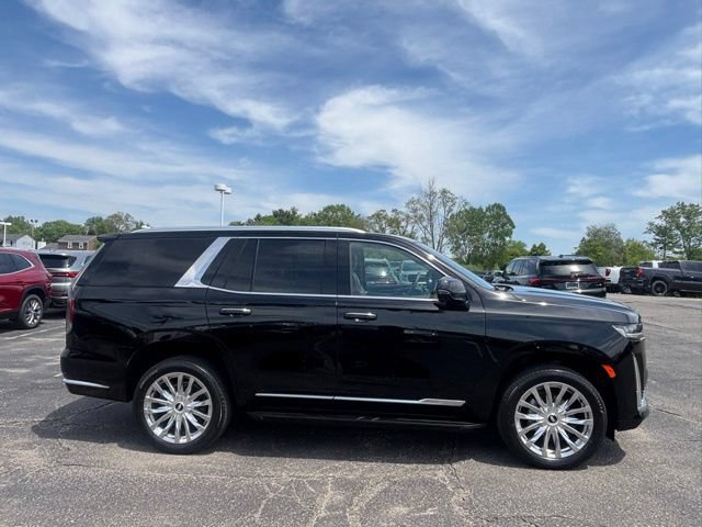 Used 2023 Cadillac Escalade Premium Luxury w/ LPO, Floor Liner Package AWD/4WD image 4