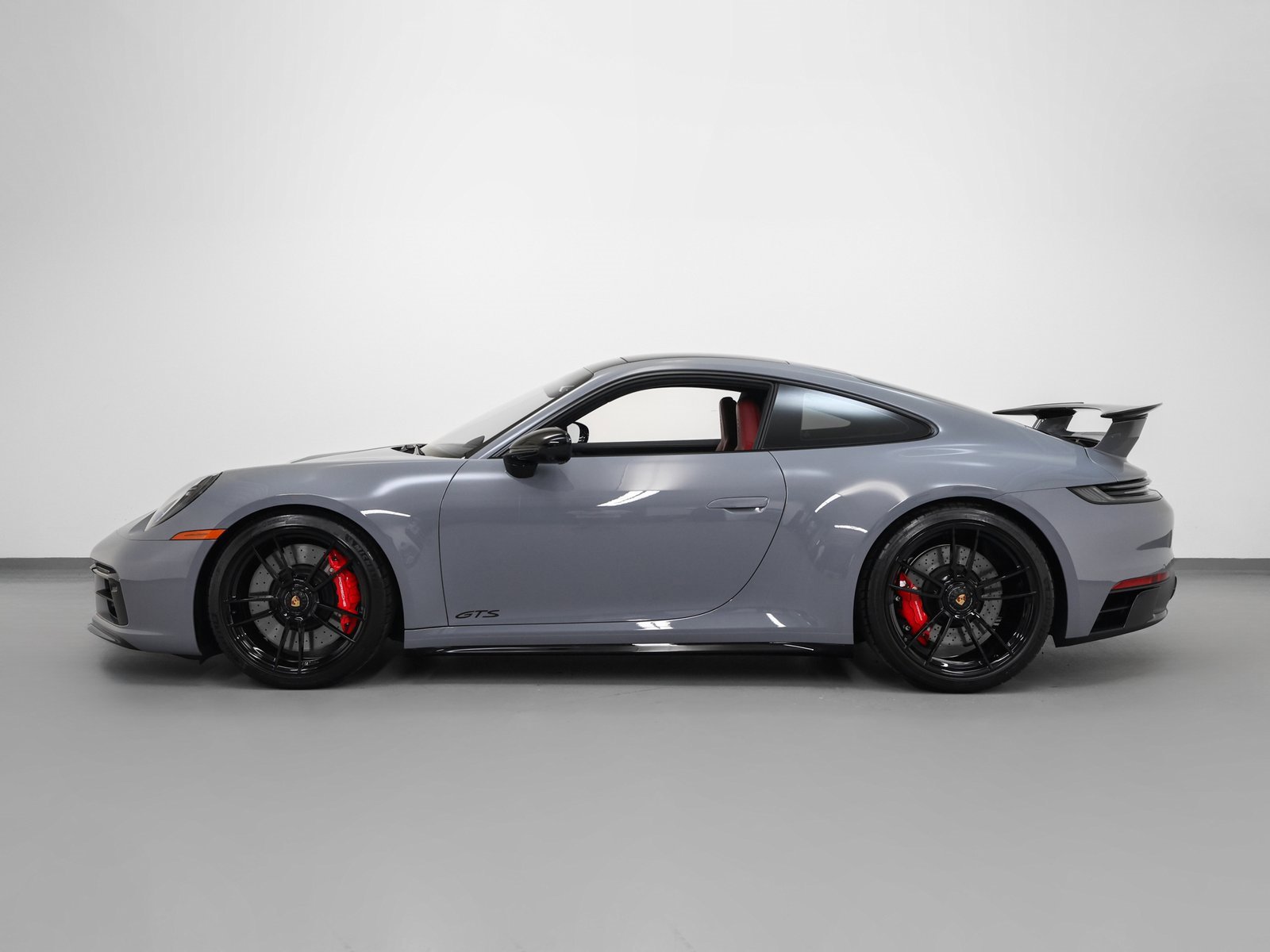 Used 2024 Porsche 911 Carrera GTS image 2