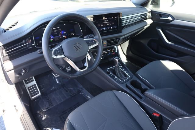 Used 2025 Volkswagen Jetta Sport image 10