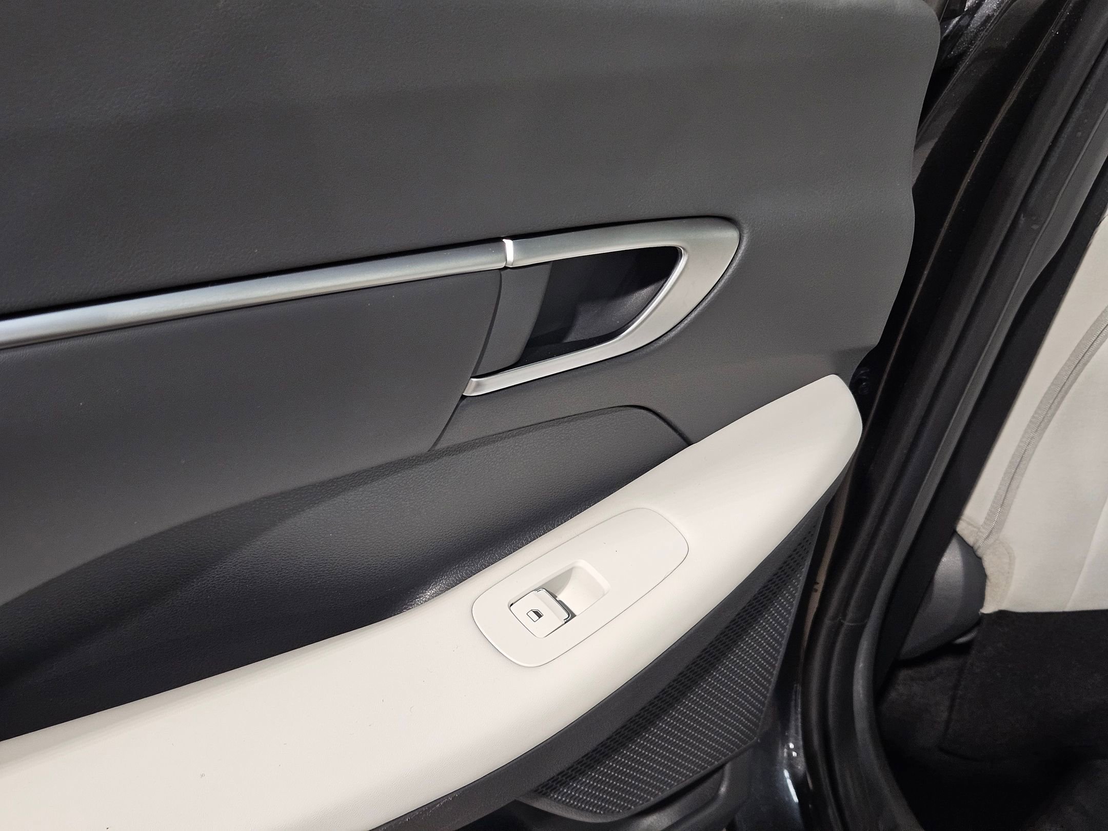 Used 2025 Hyundai Sonata SEL FWD image 34