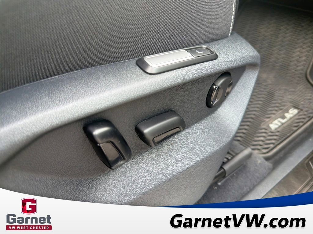 Used 2025 Volkswagen Atlas SEL Premium R-Line image 46