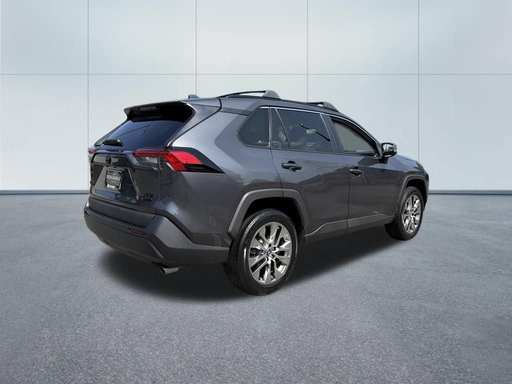 Used 2020 Toyota RAV4 XLE Premium AWD/4WD image 5