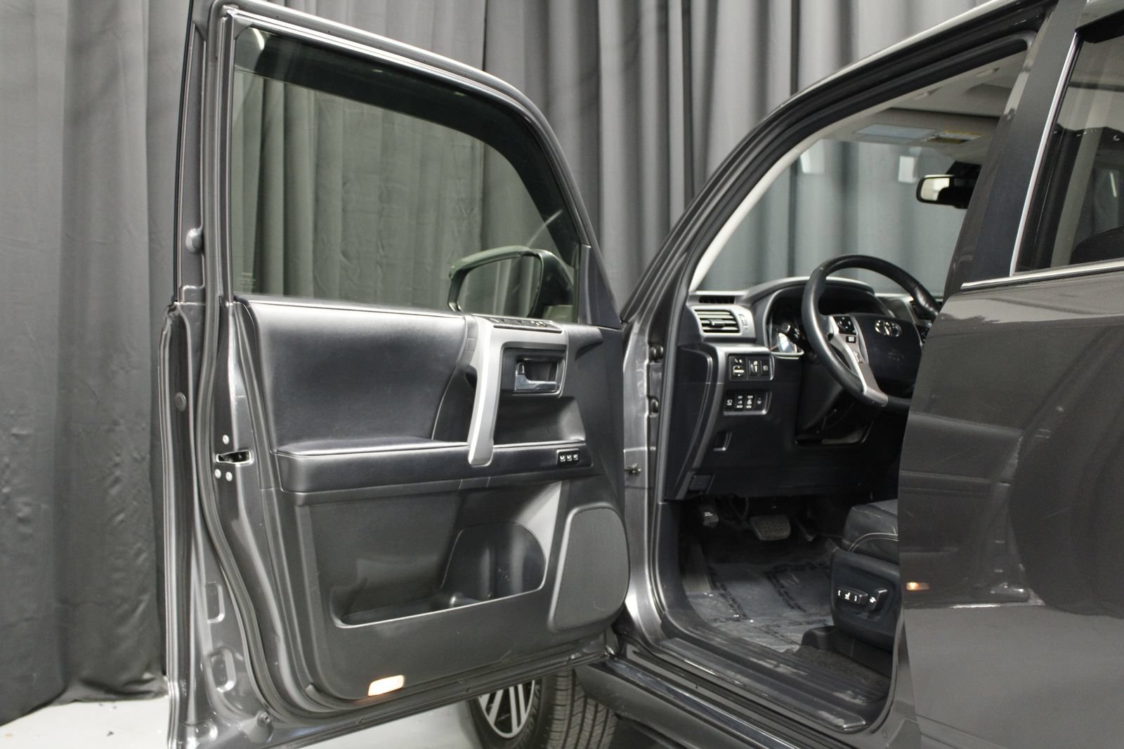 Used 2023 Toyota 4Runner Limited AWD/4WD image 33