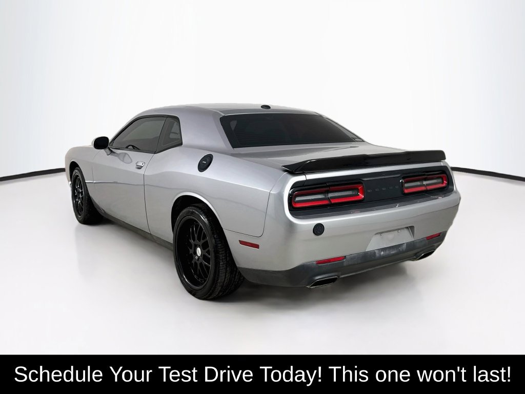 Used 2016 Dodge Challenger SXT RWD image 5