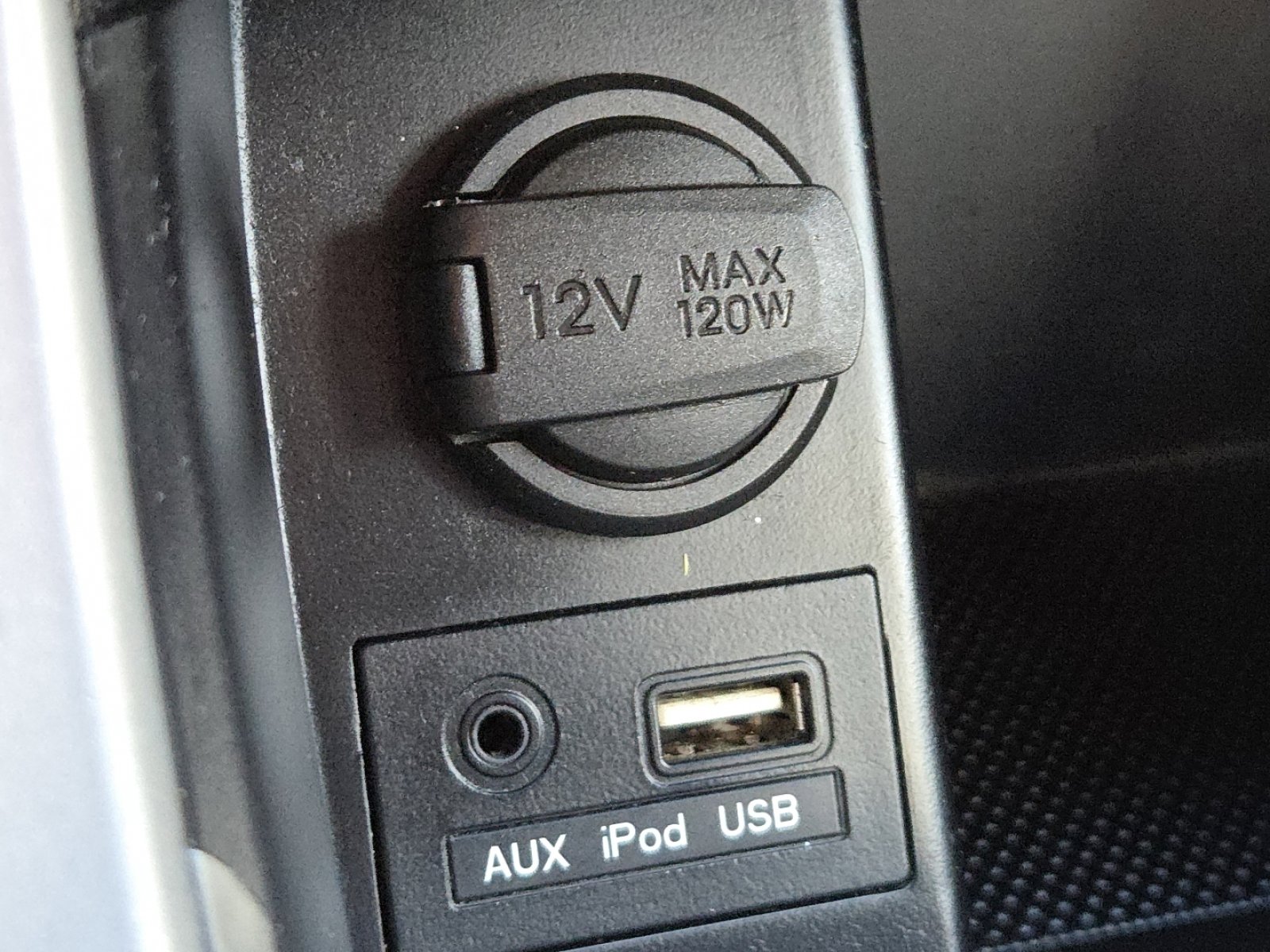 Used 2016 Hyundai Elantra SE image 29