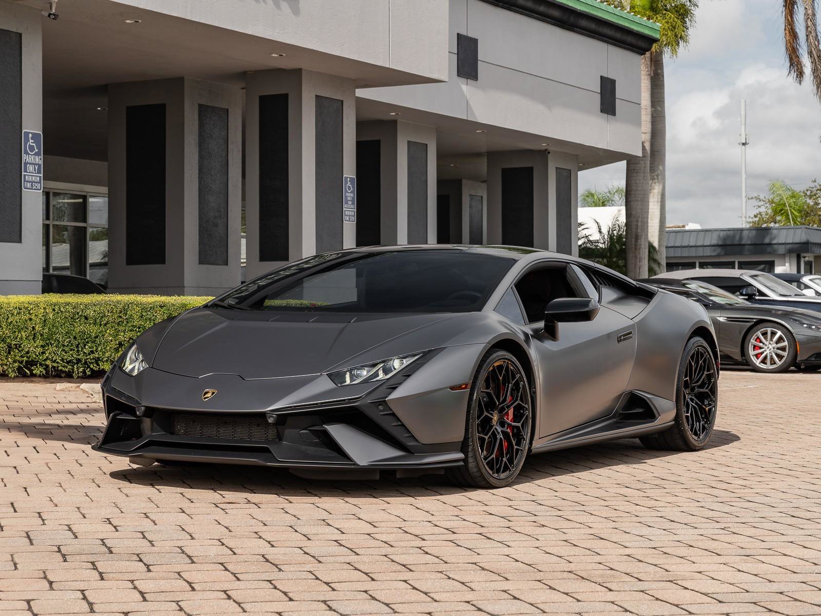 Used 2024 Lamborghini Huracan Tecnica image 38