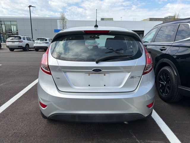 Used 2014 Ford Fiesta SE image 2