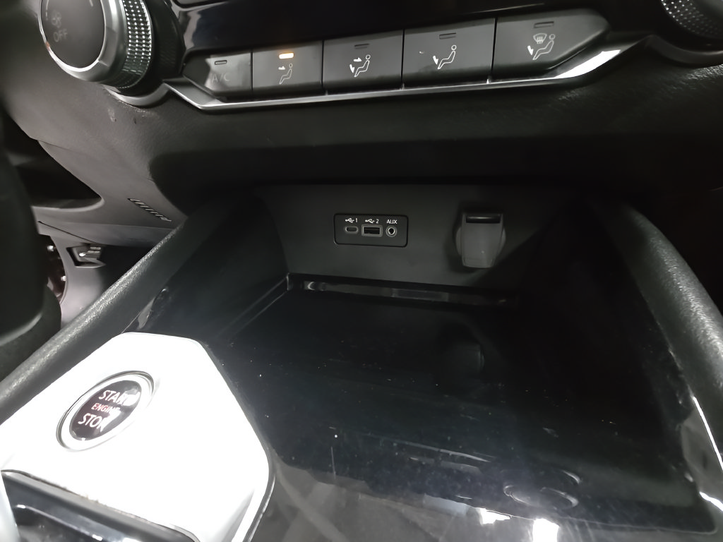 Used 2024 Nissan Altima 2.5 SV FWD image 35