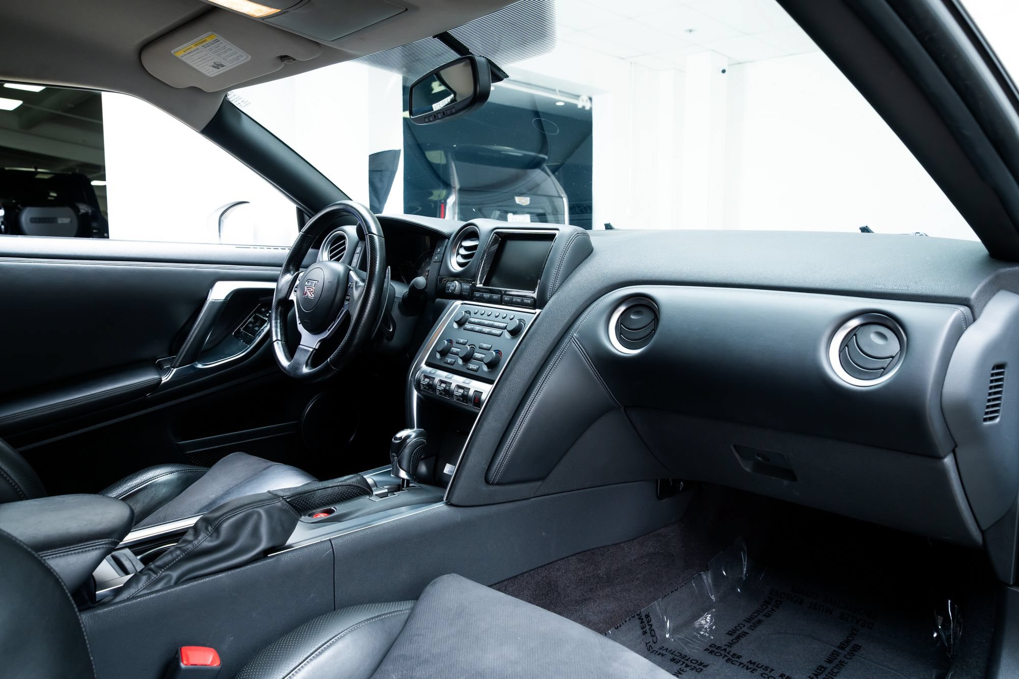 Used 2009 Nissan GT-R Premium AWD/4WD image 21