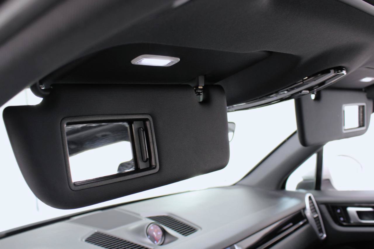 Used 2020 Porsche Cayenne AWD/4WD image 65
