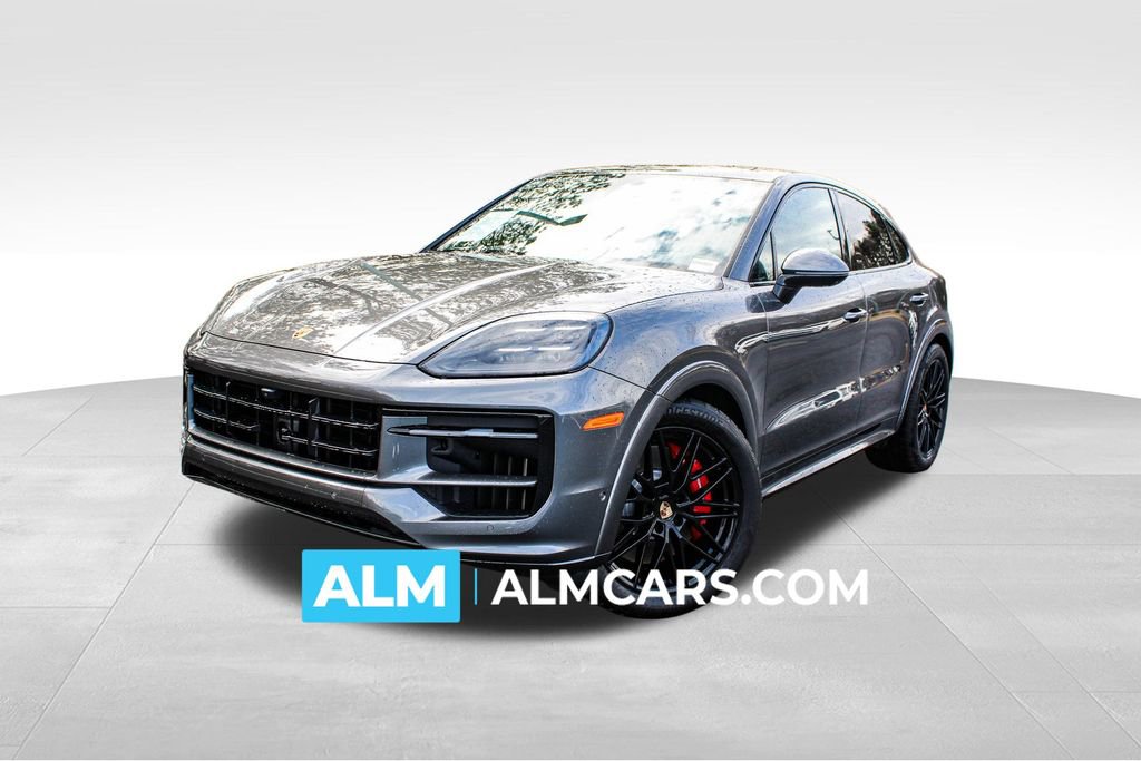 Used 2025 Porsche Cayenne GTS w/ Technology Package image 1