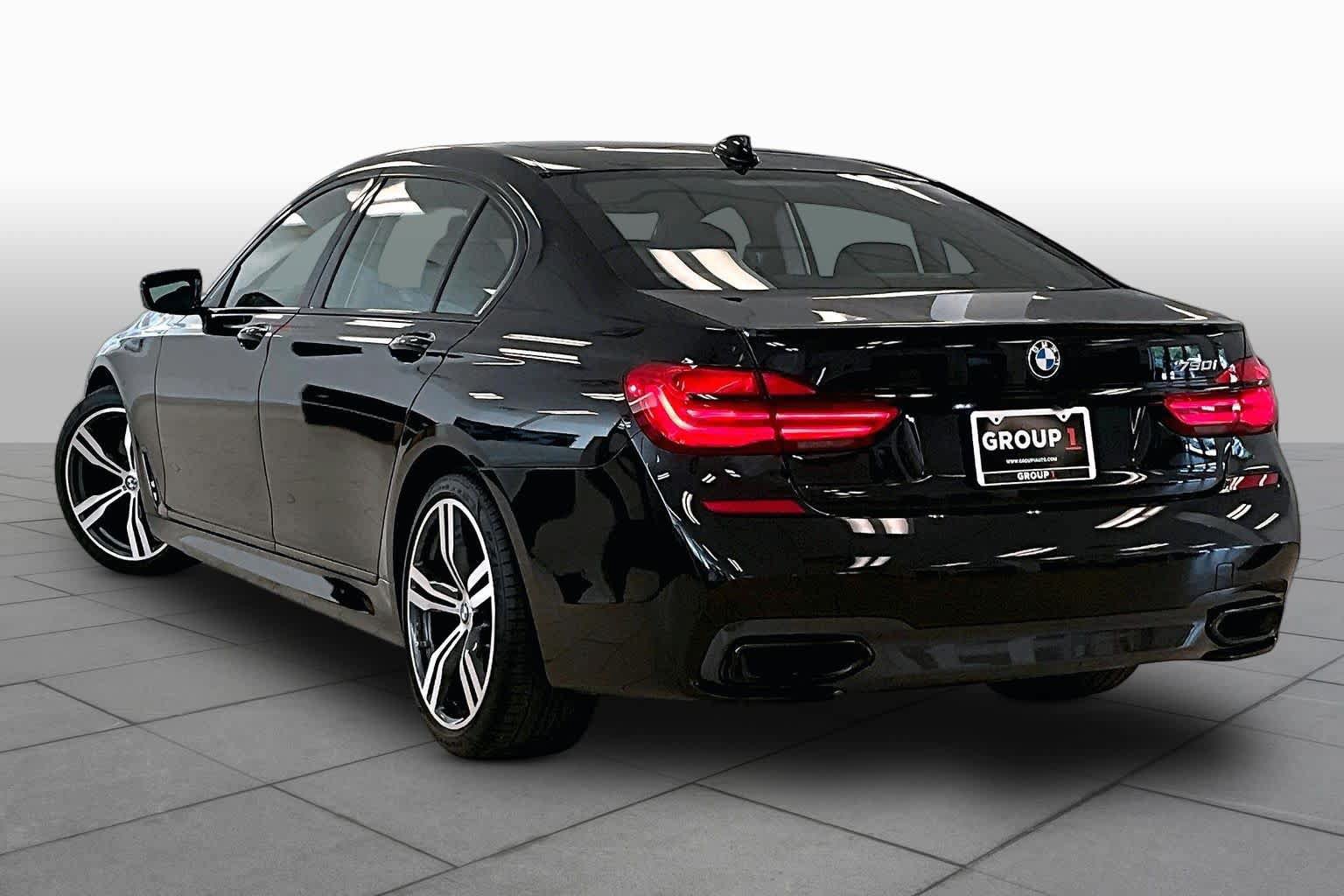 Used 2019 BMW 750i w/ Executive Package RWD image 9