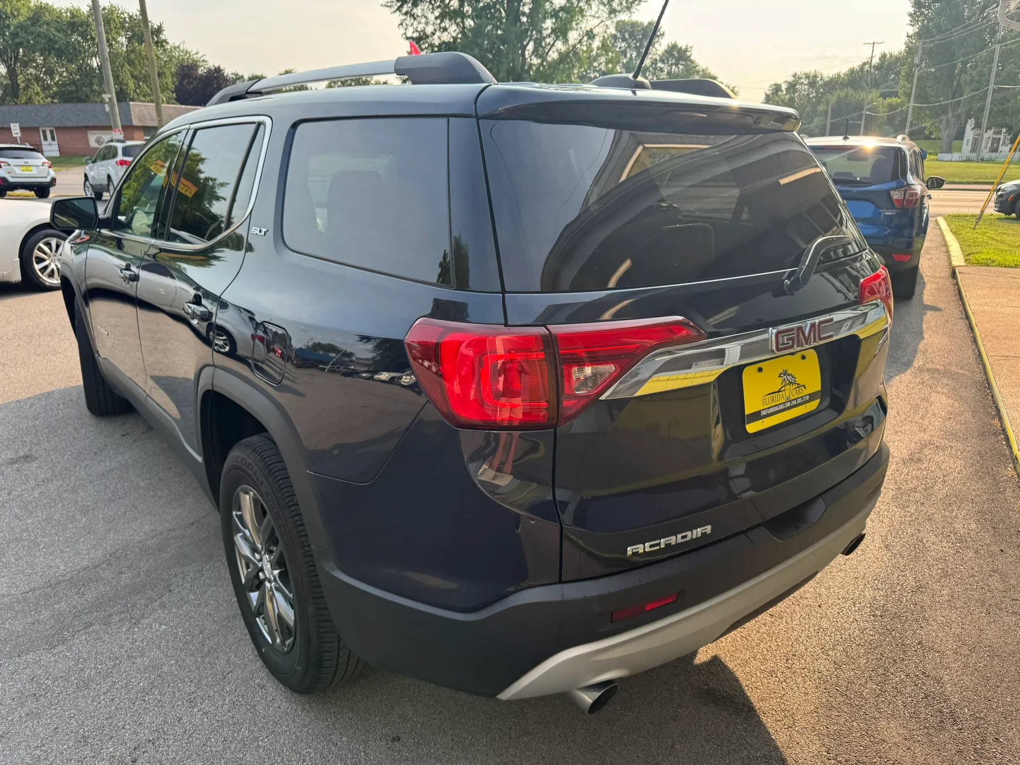 Used 2017 GMC Acadia SLT FWD image 6