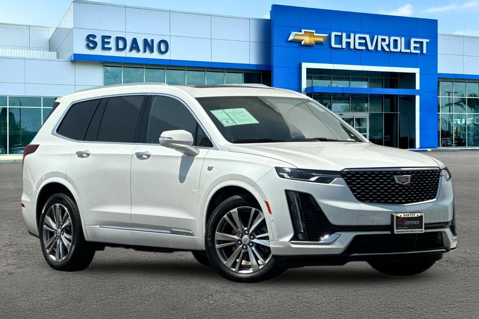 Used 2024 Cadillac XT6 Premium Luxury w/ Technology Package FWD image 2