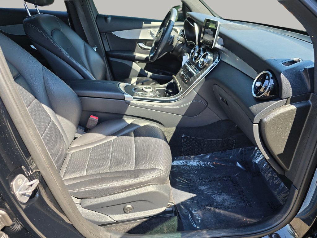Used 2019 Mercedes-Benz GLC 300 4MATIC image 43