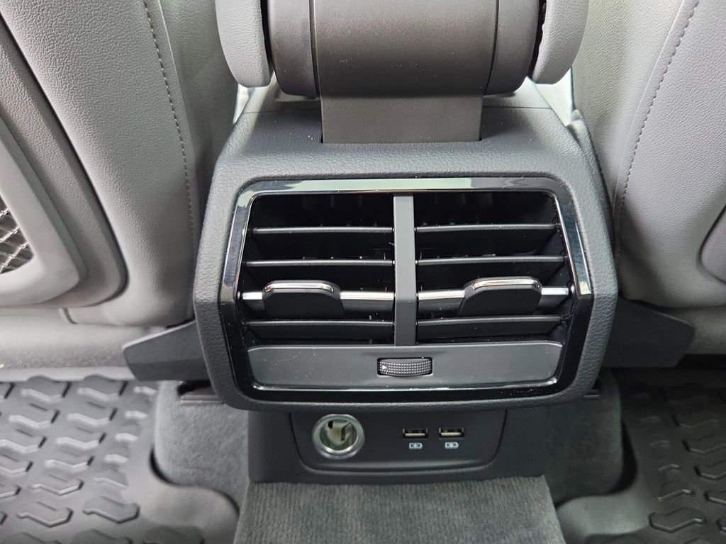 Used 2019 Audi Q3 2.0T Premium Plus AWD/4WD image 16