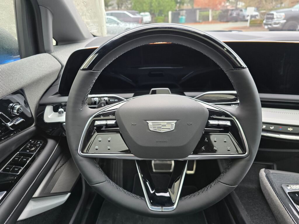 New 2026 Cadillac Optiq Luxury 2 image 19