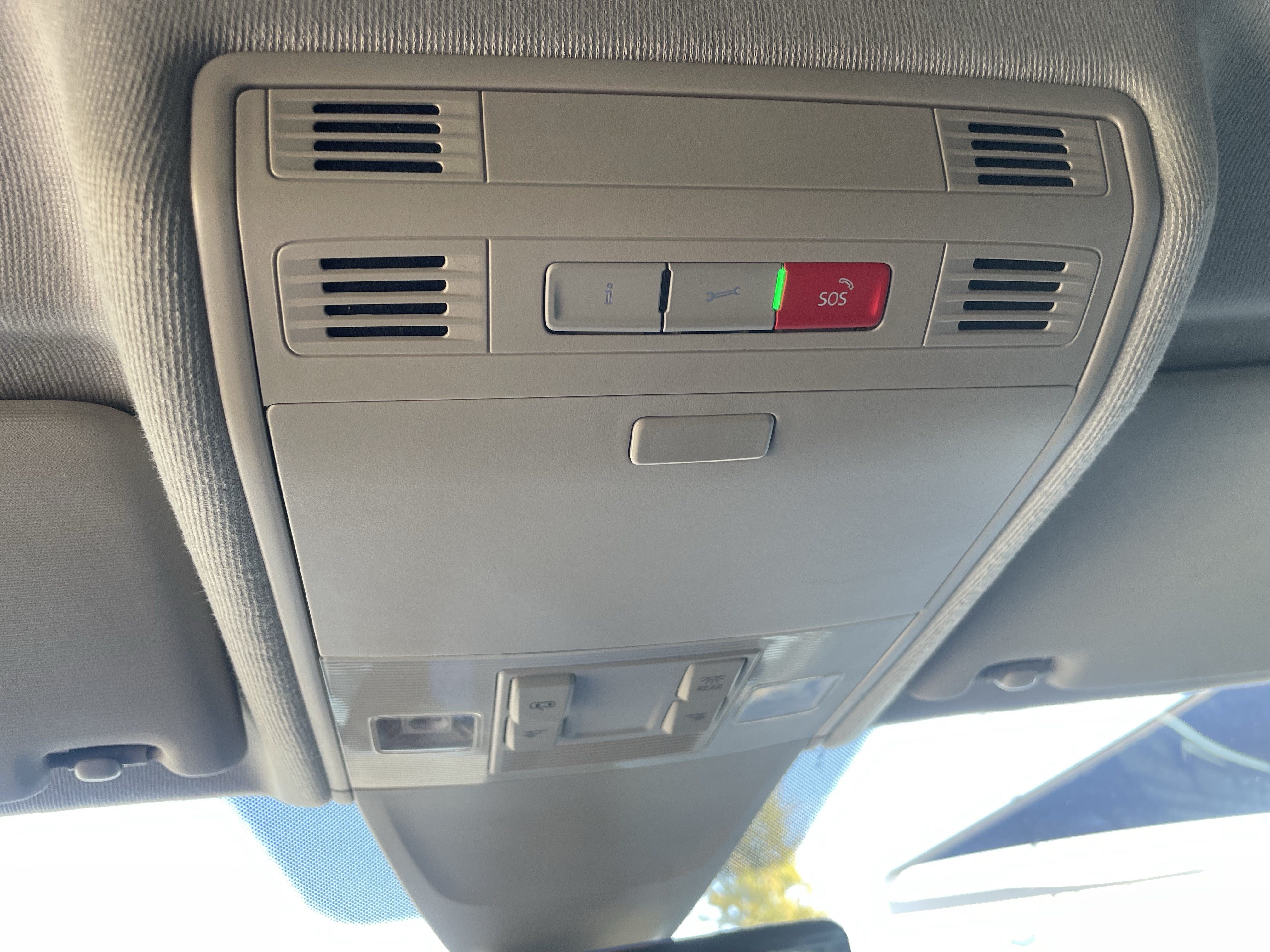 Used 2023 Volkswagen Tiguan SE FWD image 31