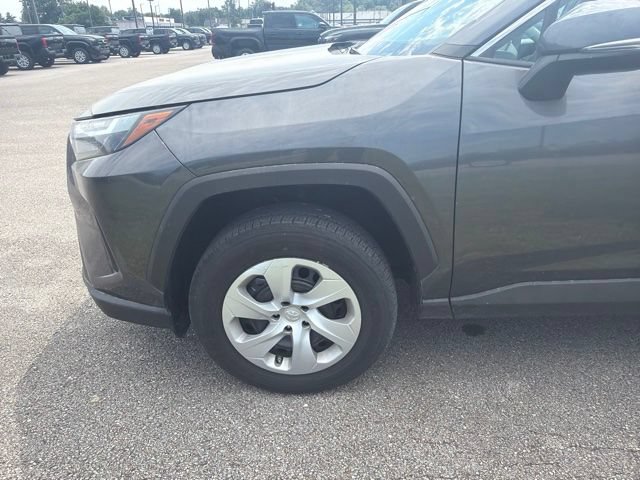 Used 2024 Toyota RAV4 LE AWD/4WD image 6