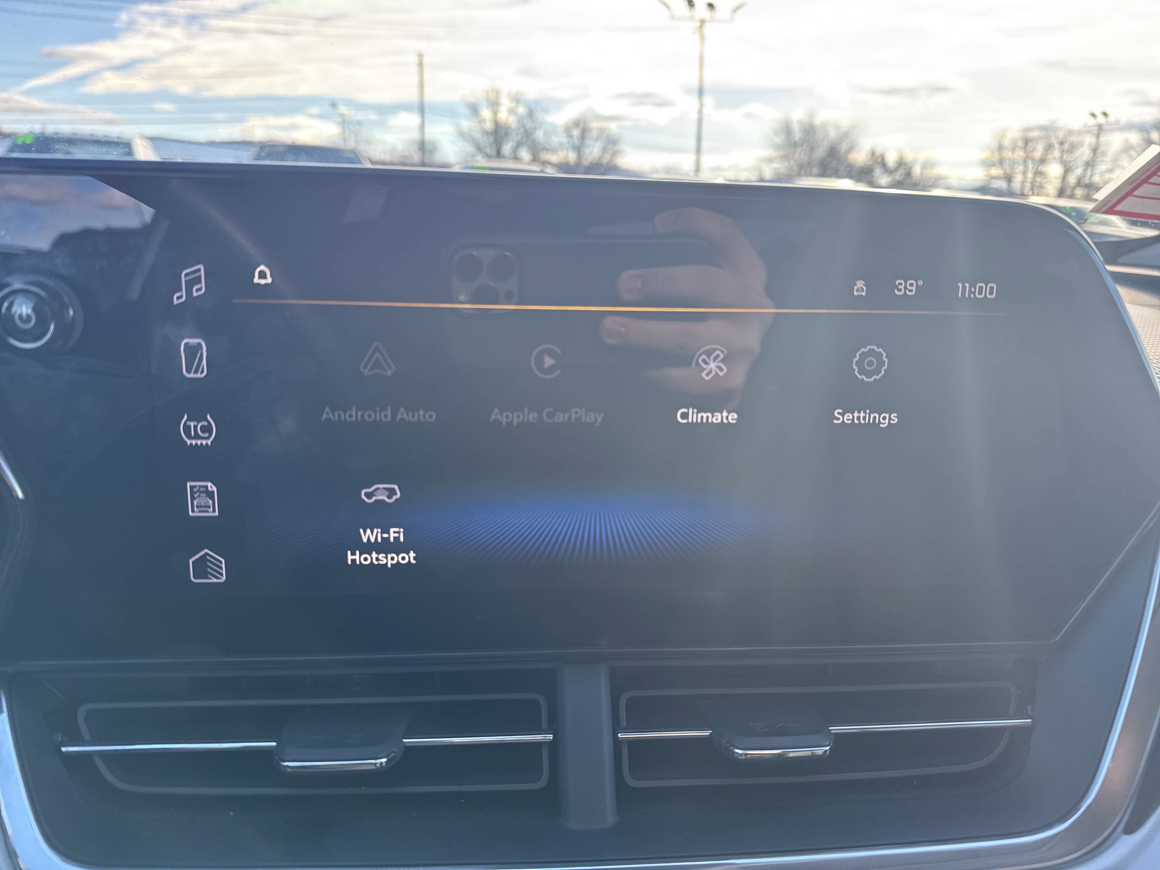 Used 2025 Chevrolet Trax LT w/ LT Convenience Package image 27