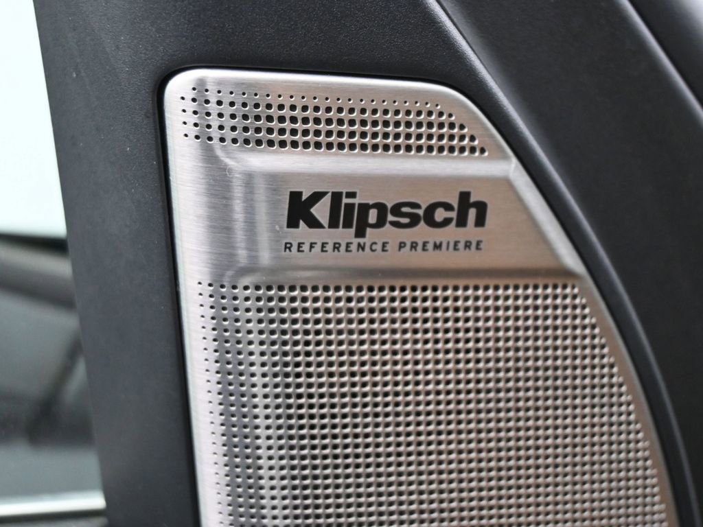 Used 2025 INFINITI QX80 Sensory image 6