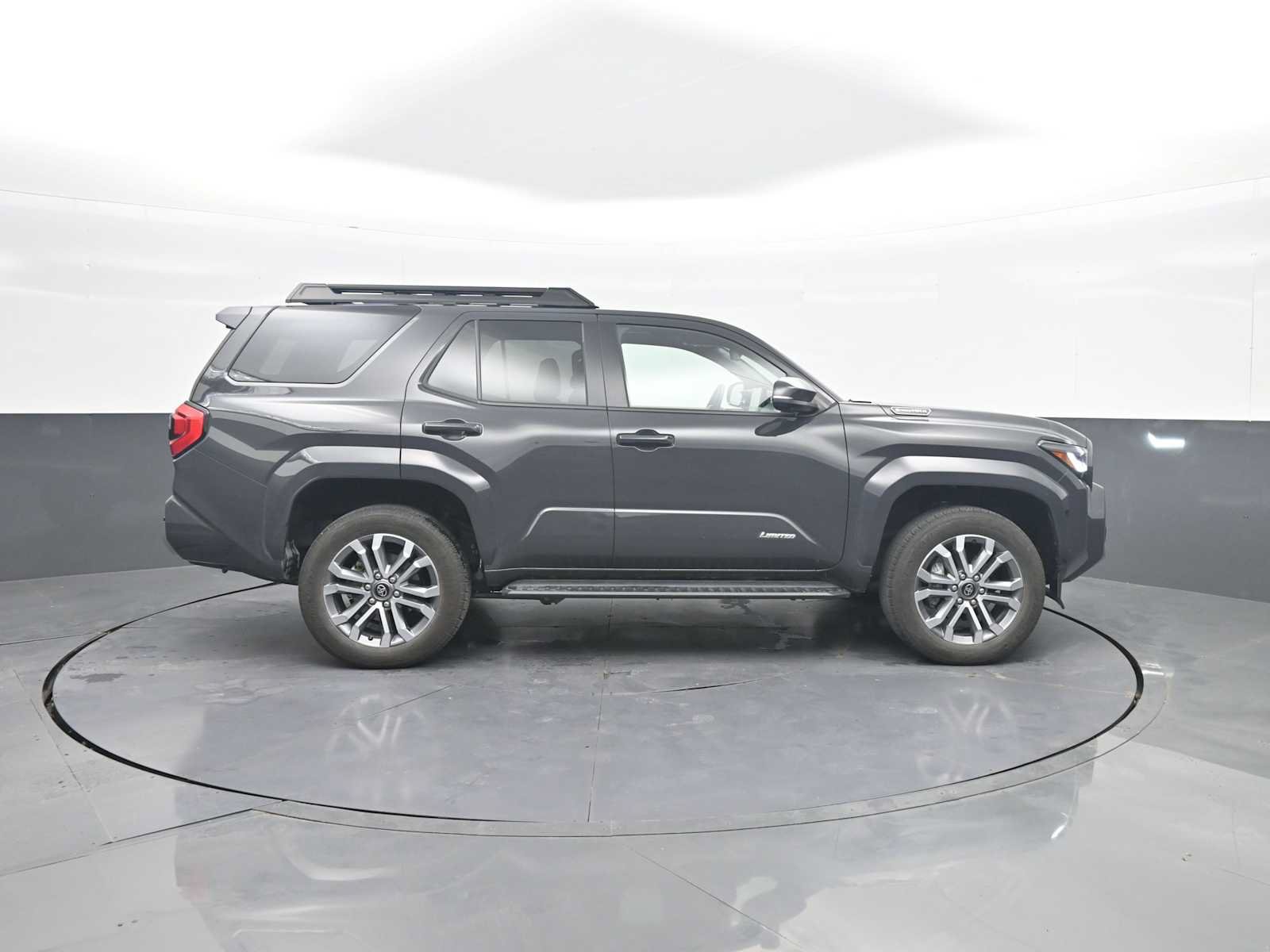 Used 2025 Toyota 4Runner Limited AWD/4WD image 9