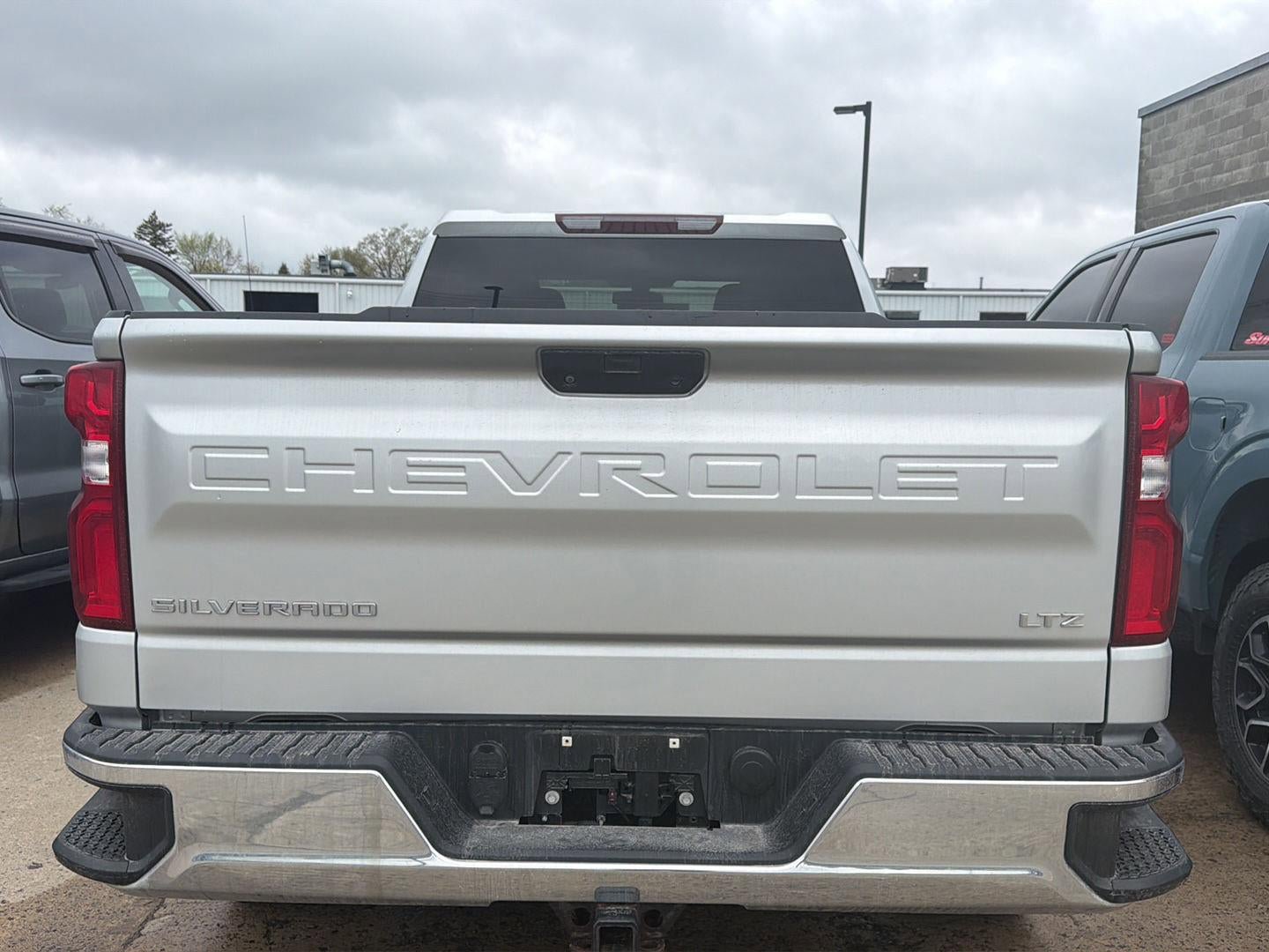 Used 2019 Chevrolet Silverado 1500 LTZ AWD/4WD image 14