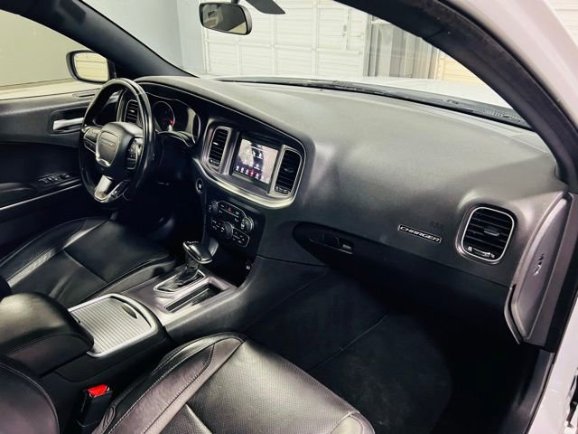 Used 2020 Dodge Charger SXT w/ Leather Interior Group RWD image 29