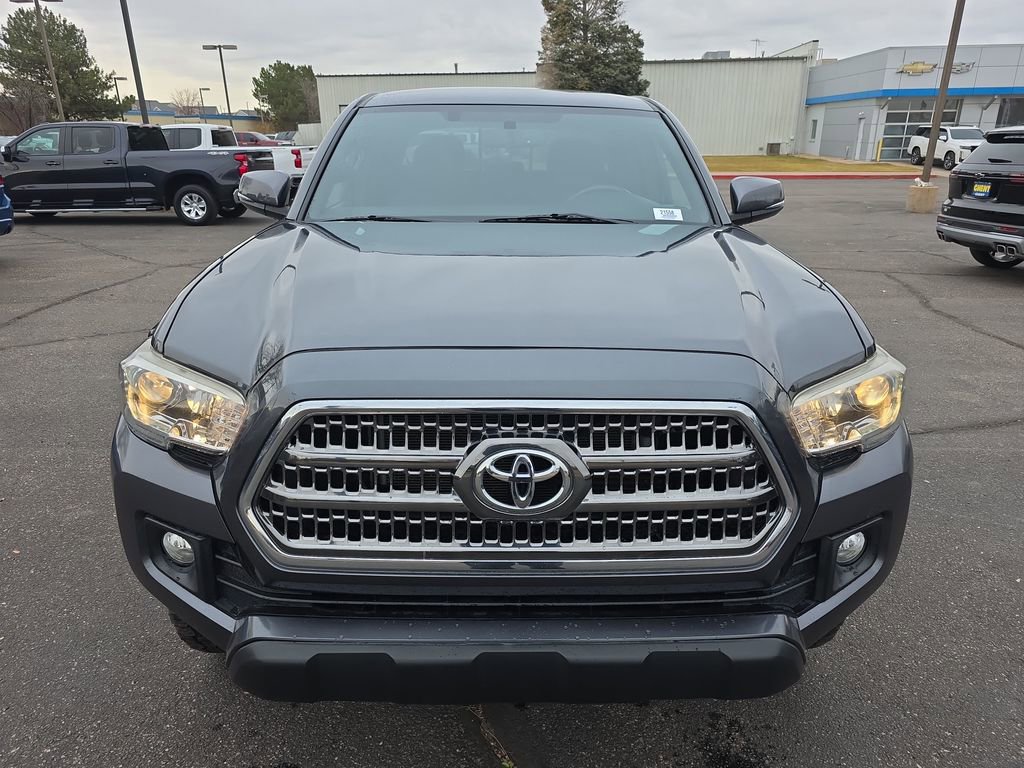 Used 2017 Toyota Tacoma TRD Off-Road image 8