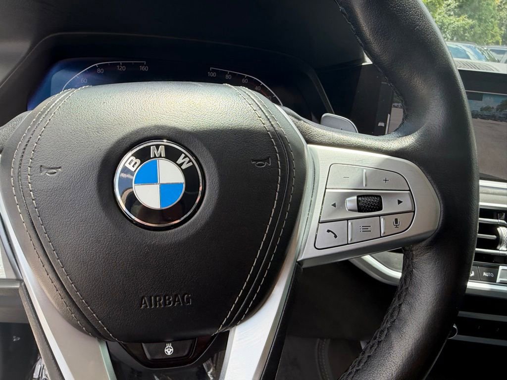 Used 2022 BMW X7 xDrive40i w/ Premium Package AWD/4WD image 19