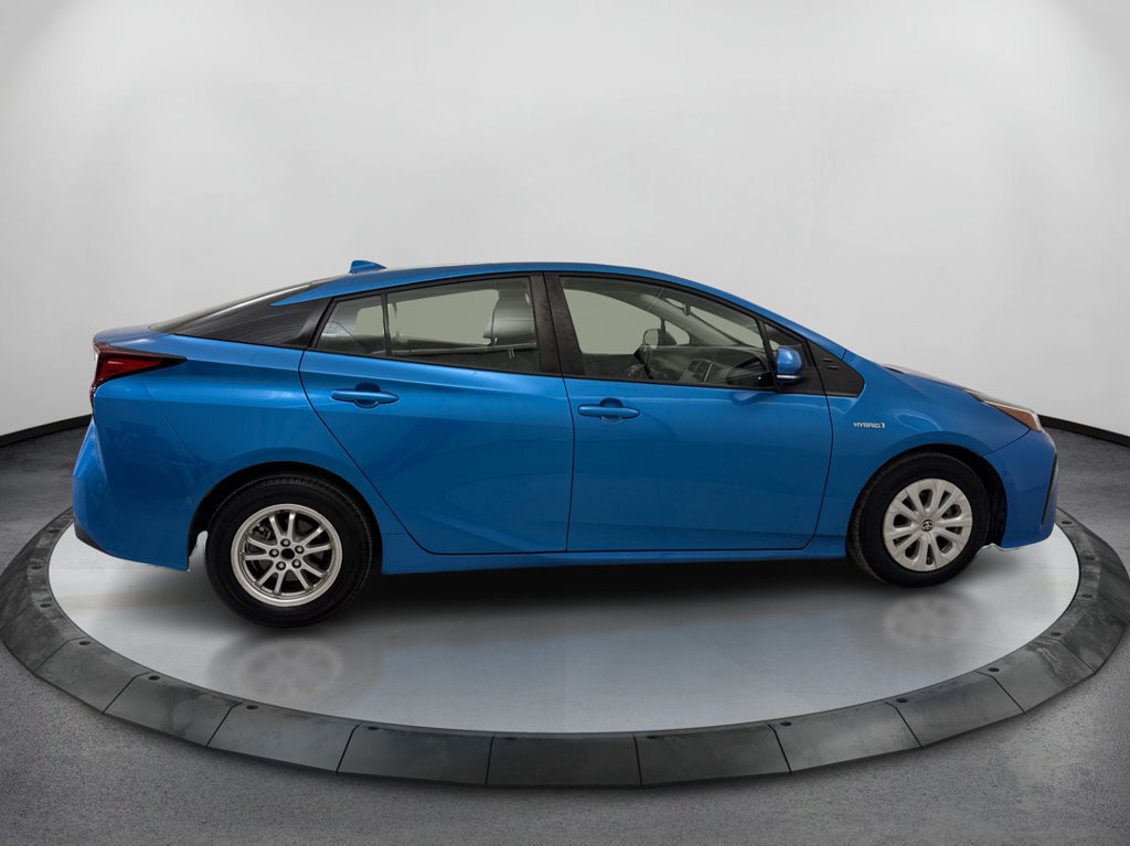 Used 2022 Toyota Prius LE FWD image 4