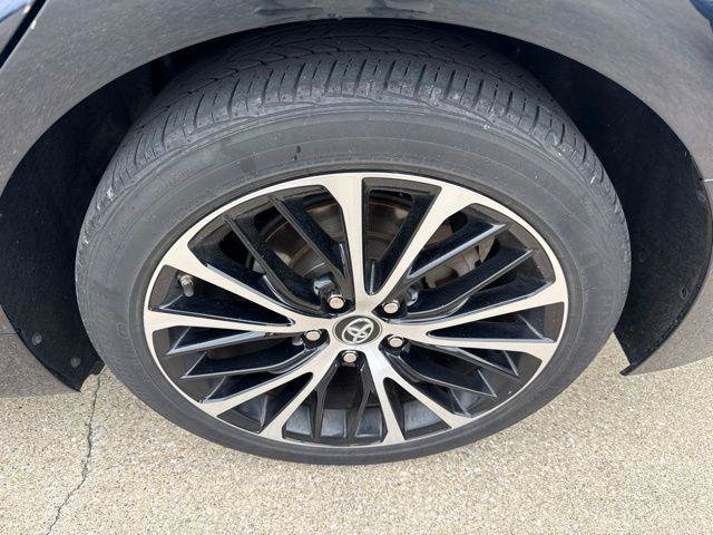 Certified 2019 Toyota Camry SE w/ Audio Package FWD image 6