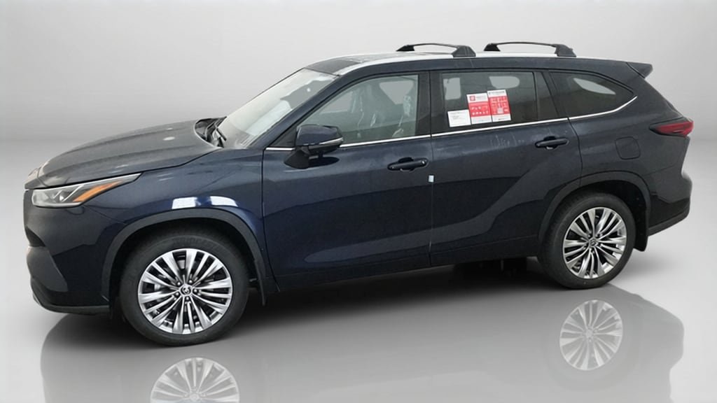 New 2026 Toyota Highlander Platinum AWD/4WD image 4