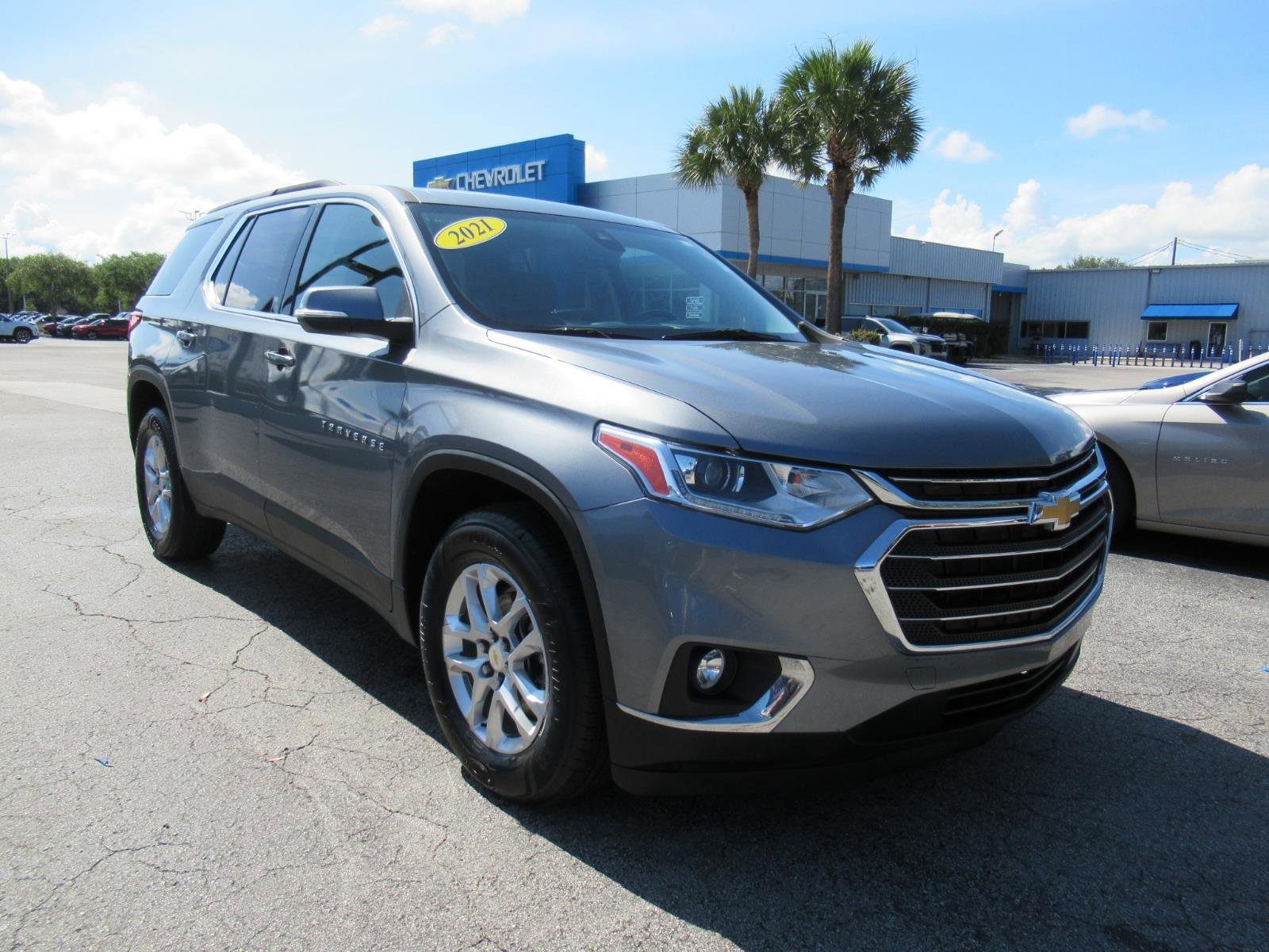 Used 2021 Chevrolet Traverse LT FWD image 4