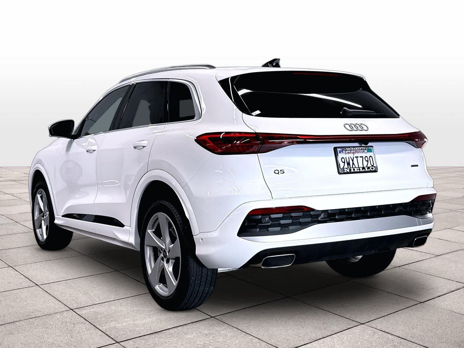 Used 2025 Audi Q5 Premium AWD/4WD image 13
