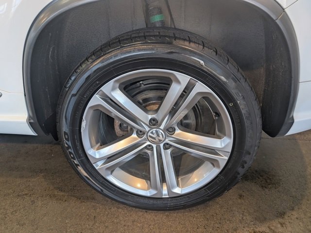 Used 2017 Volkswagen Tiguan Sport image 7