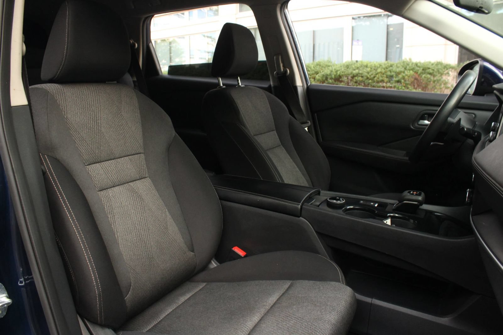 Used 2024 Nissan Rogue SV AWD/4WD image 26