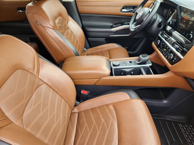 Used 2023 Nissan Pathfinder Platinum image 14