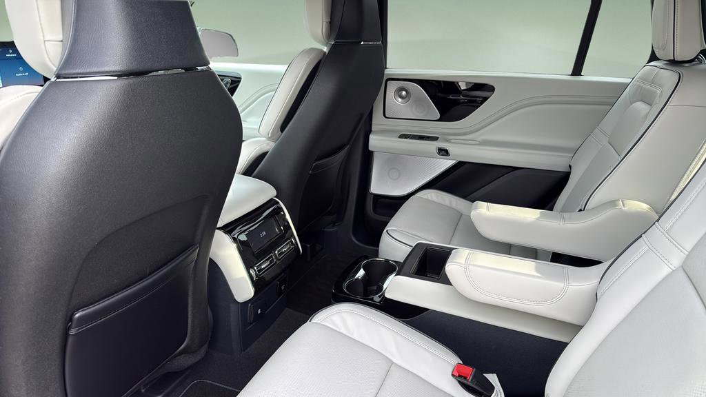 Used 2025 Lincoln Aviator Black Label image 13