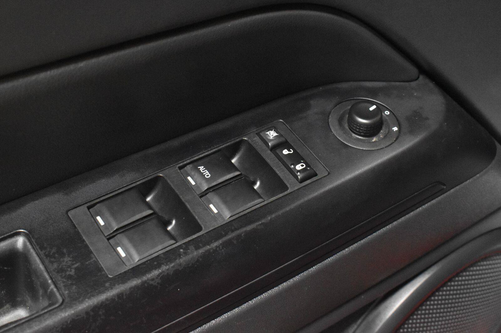 Used 2016 Jeep Patriot Latitude AWD/4WD image 10
