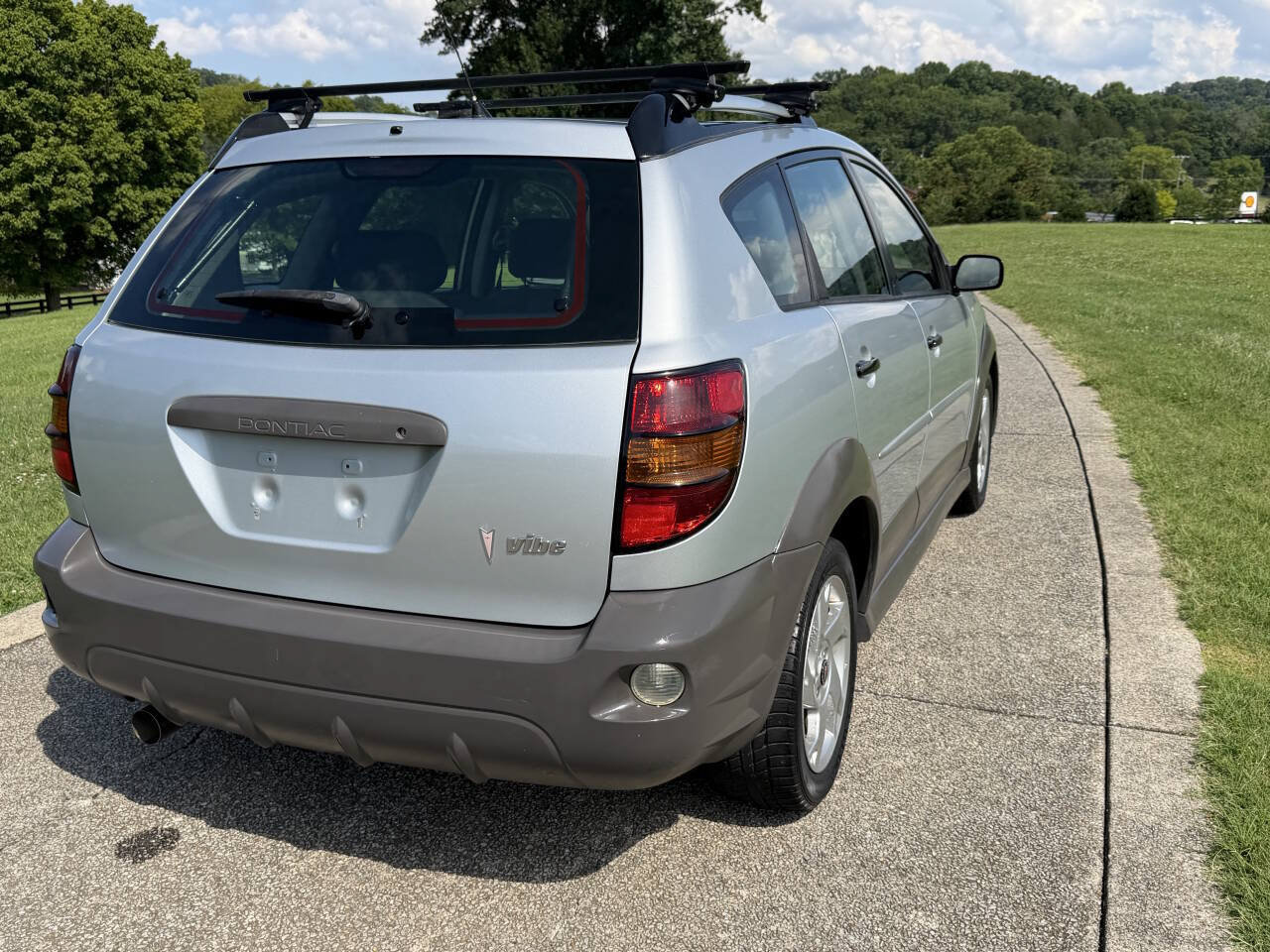 Used 2005 Pontiac Vibe w/ Power Group Value Package FWD image 22