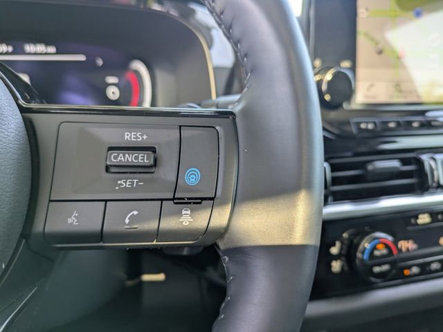 Used 2024 Nissan Pathfinder Platinum FWD image 35