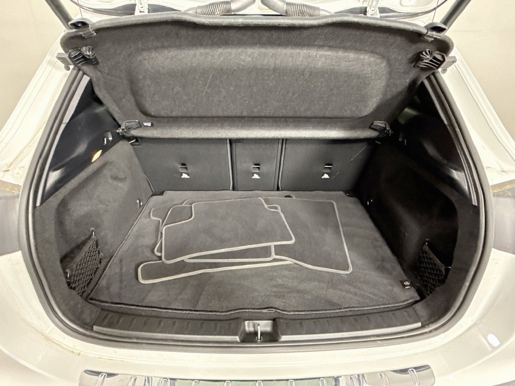 Used 2025 Mercedes-Benz GLA 250 image 24