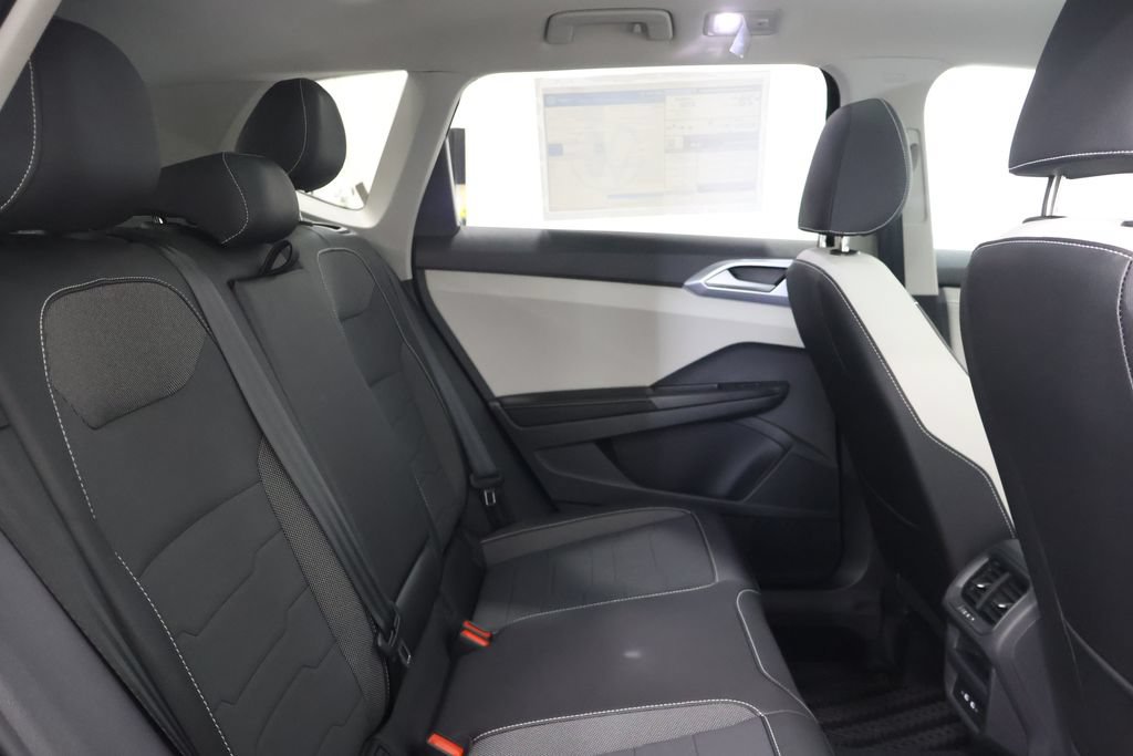 New 2026 Volkswagen Taos SE AWD/4WD image 24