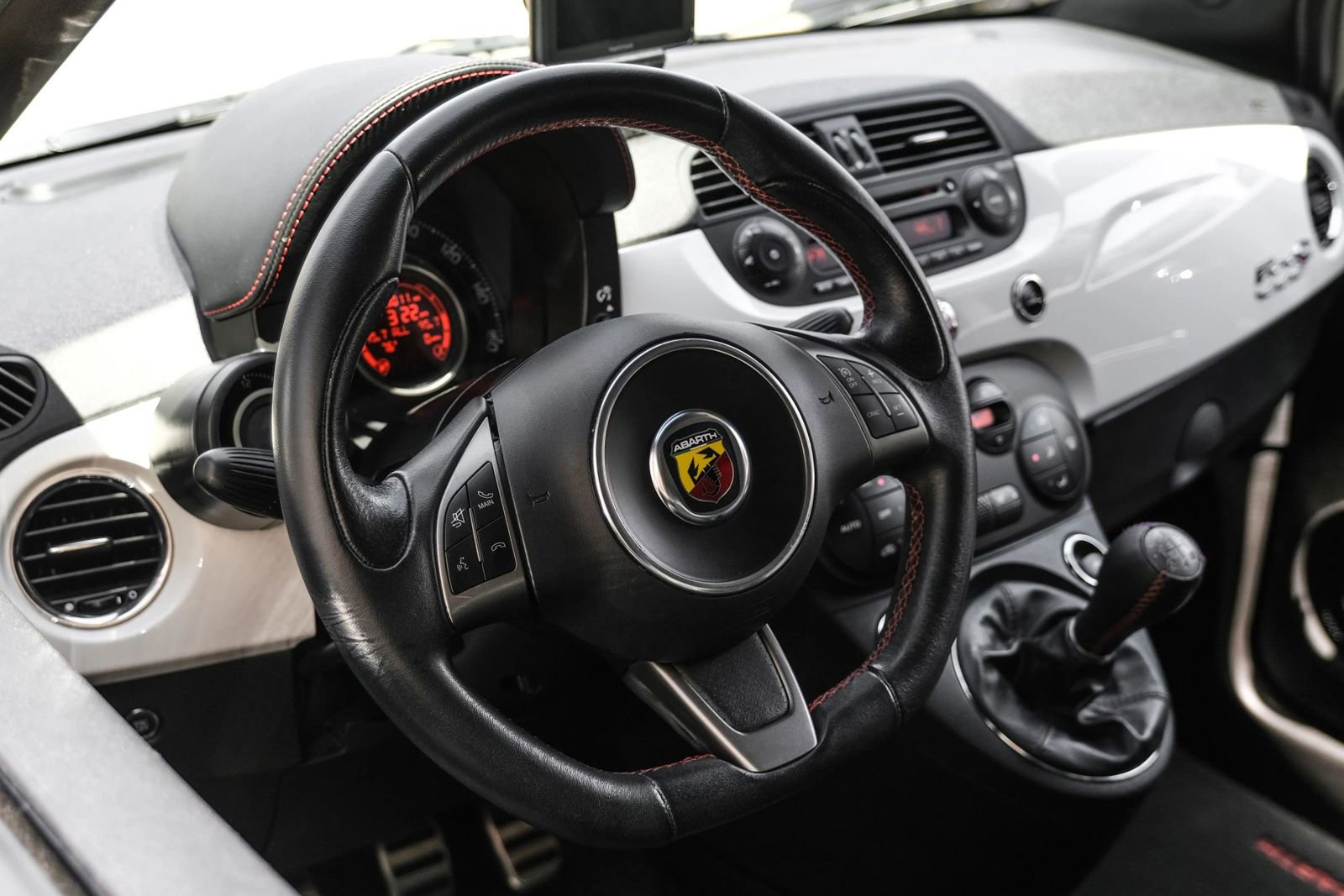 Used 2013 FIAT 500 Abarth w/ Comfort/Convenience Group FWD image 14